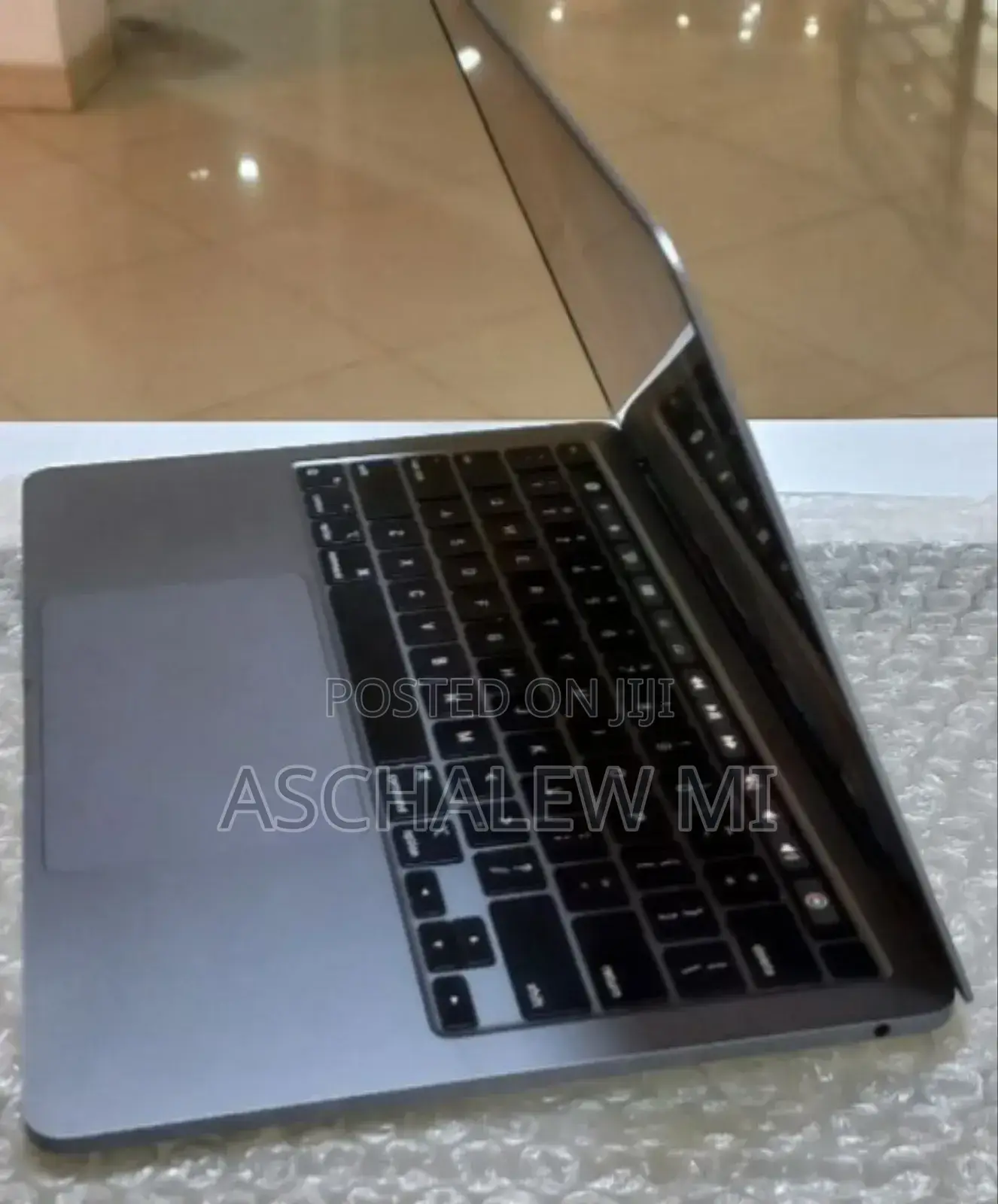 New Laptop Apple MacBook Pro M1 8GB Apple M1 Pro SSD 256GB
