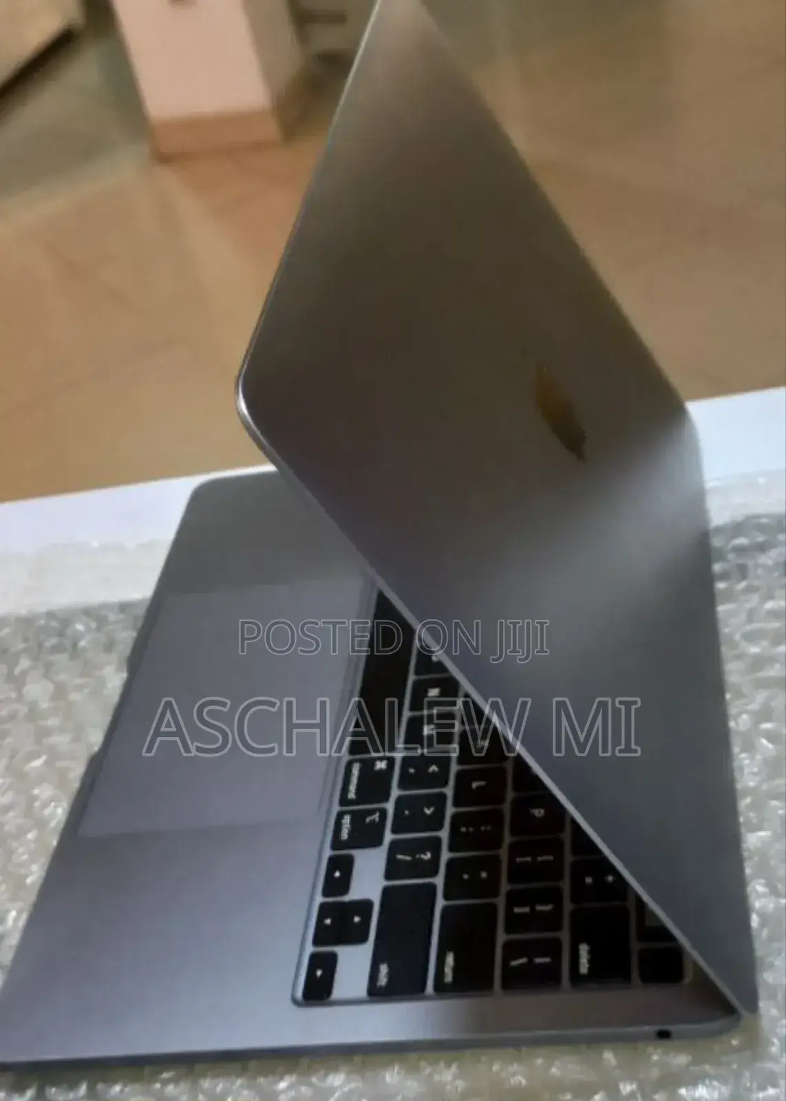 New Laptop Apple MacBook Pro M1 8GB Apple M1 Pro SSD 256GB