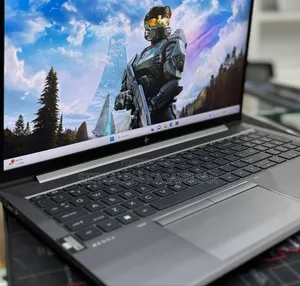 New Laptop HP ZBook Firefly G8 16GB Intel Core I7 SSD 512GB