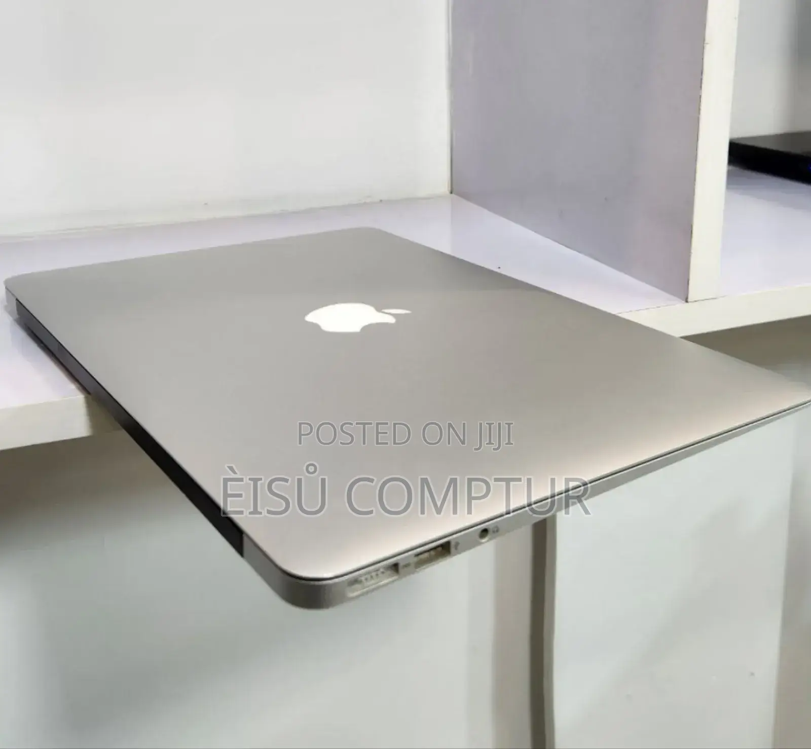 New Laptop Apple MacBook 2017 8GB Intel Core I5 SSD 128GB