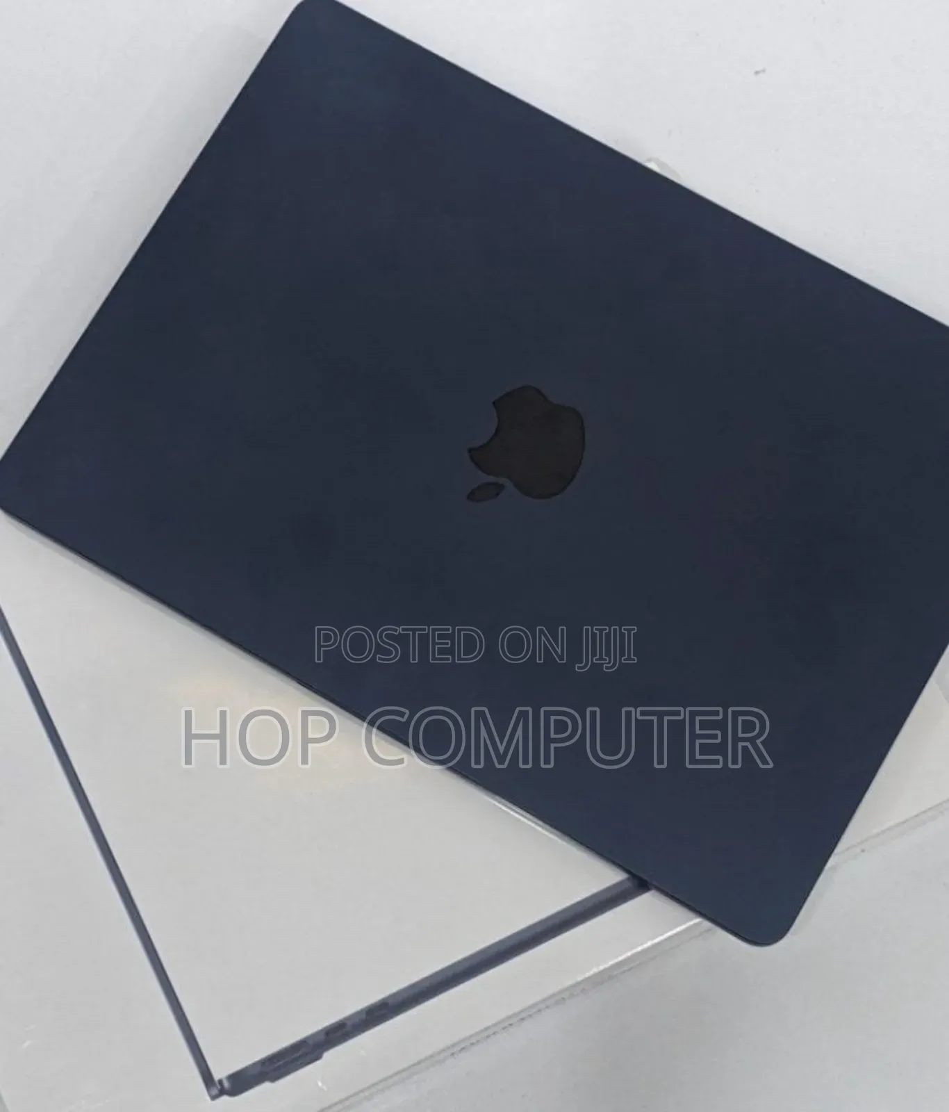 New Laptop Apple MacBook Air 2022 M2 8GB Apple M2 SSD 512GB