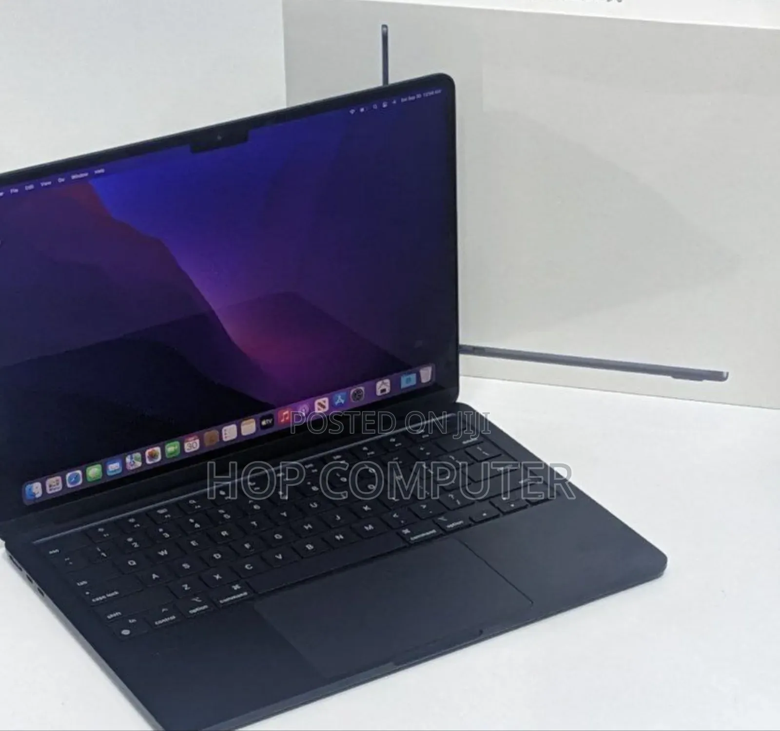 New Laptop Apple MacBook Air 2022 M2 8GB Apple M2 SSD 512GB