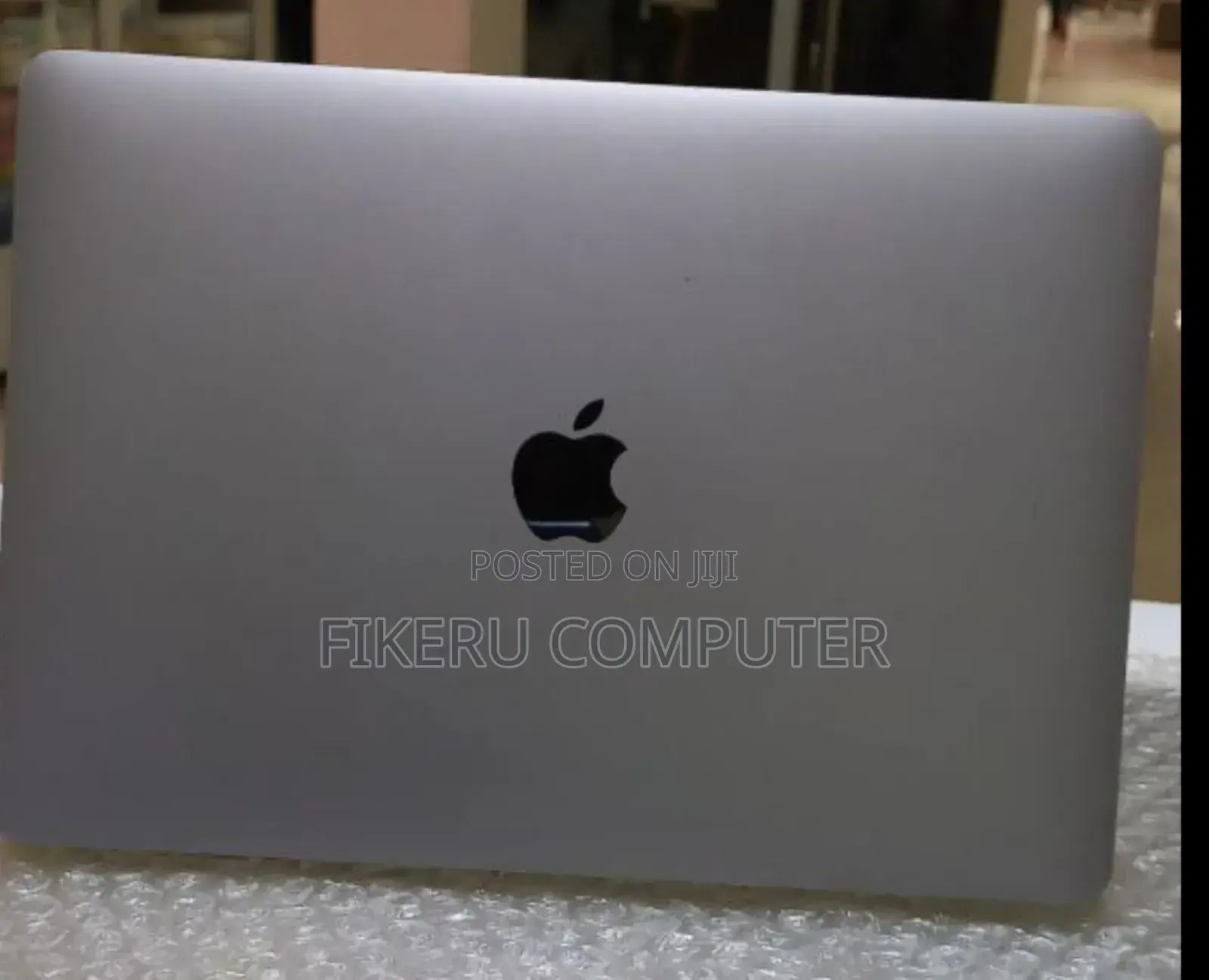 New Laptop Apple MacBook Pro M1 8GB Apple M1 Pro SSD 256GB