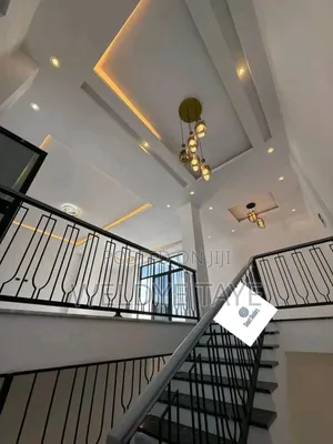 Furnished 7bdrm Farm House in Kirkos for sale