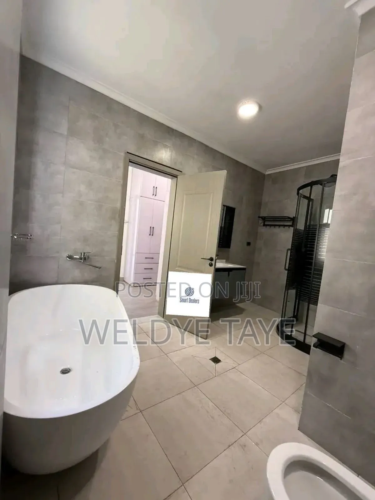 Furnished 7bdrm Farm House in Kirkos for sale