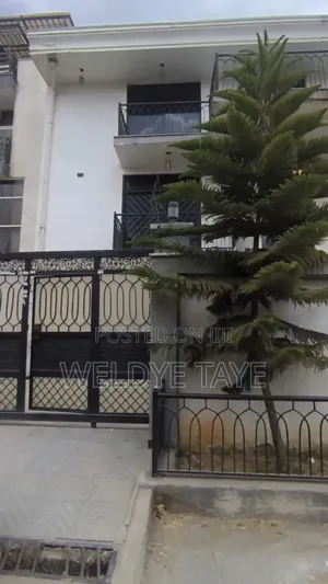 Furnished 8bdrm House in Bole for sale