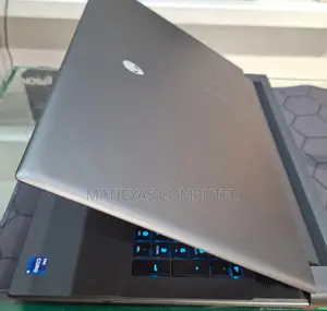 New Laptop Alienware M17x R2 32GB Intel Core I9 SSD 1T