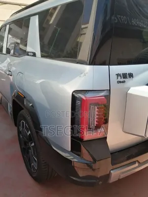 New BYD Leopard 8 2.0 Hybrid AWD 2025 Silver