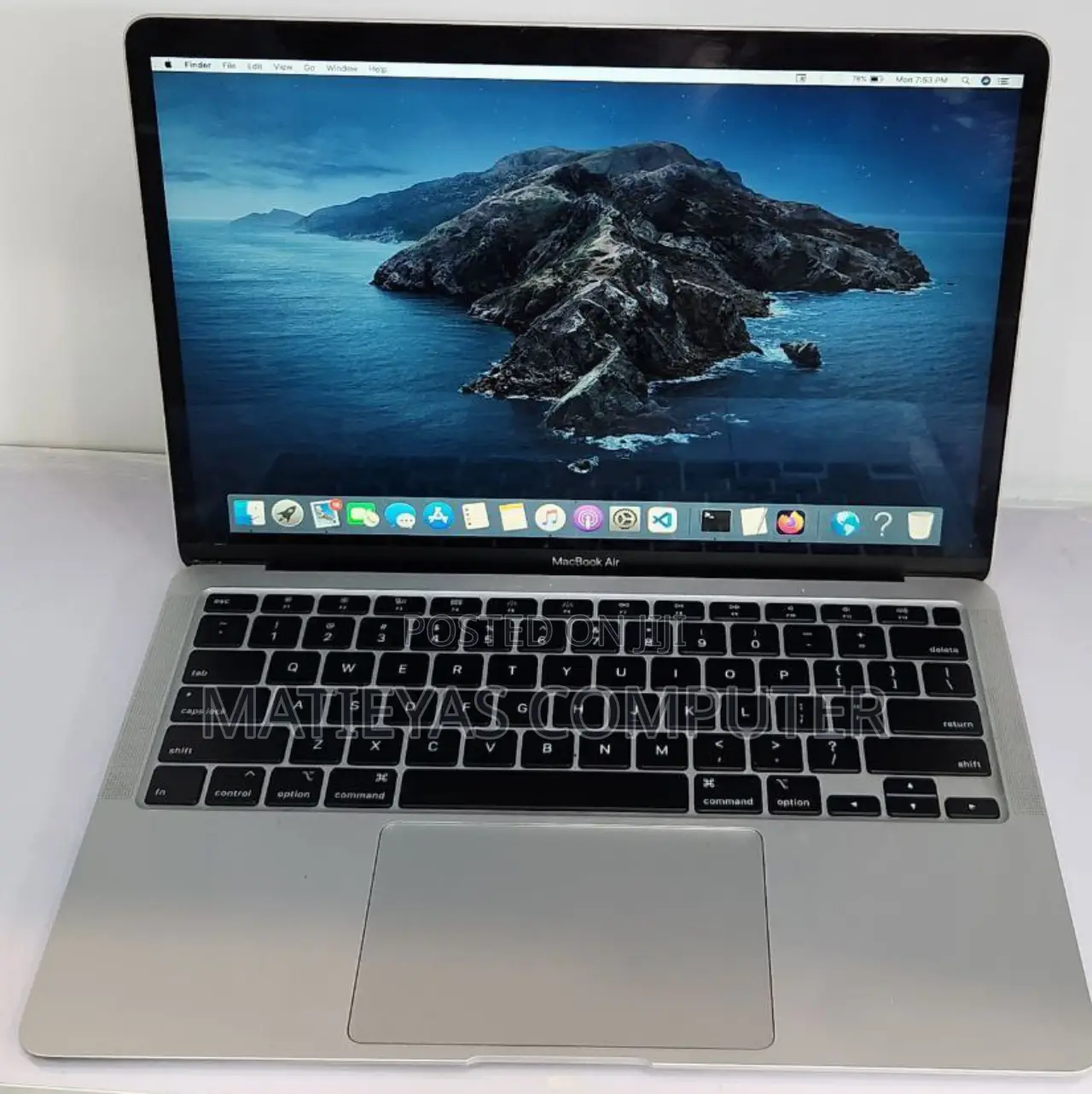 New Laptop Apple MacBook 2020 8GB Intel Core I3 SSD 256GB