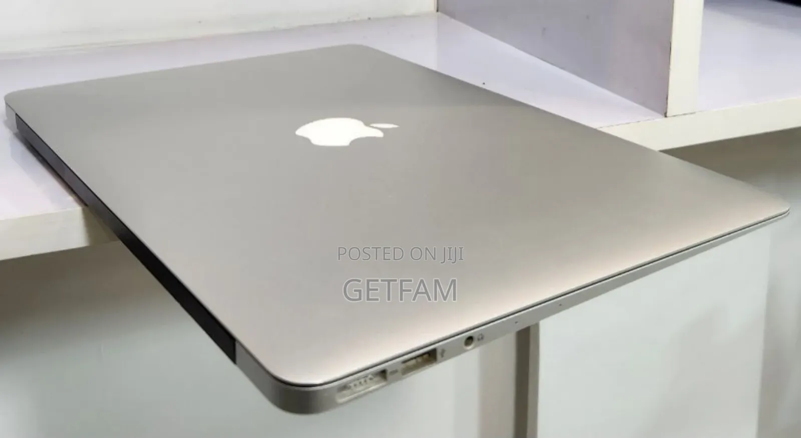 New Laptop Apple MacBook Pro 2017 8GB Intel Core I5 SSD 128GB