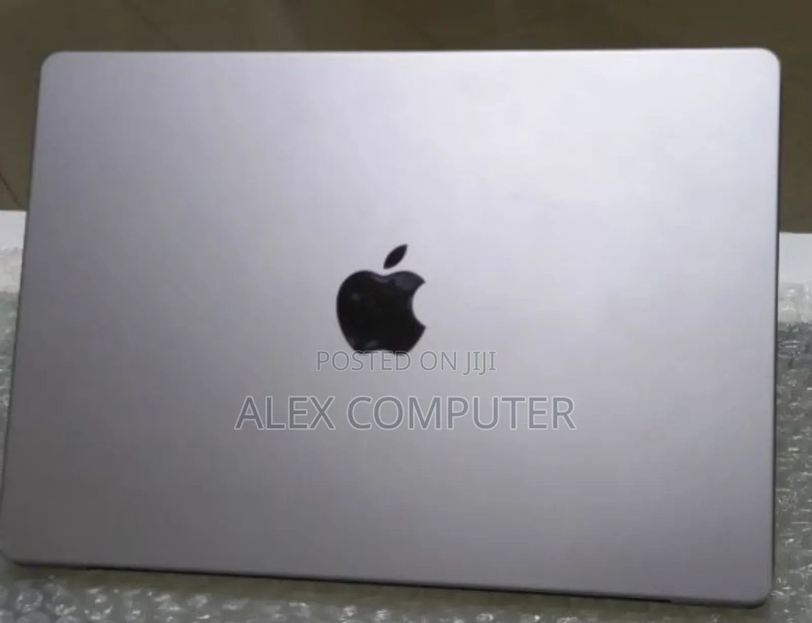 New Laptop Apple MacBook Pro M1 16GB Apple M1 Pro SSD 512GB