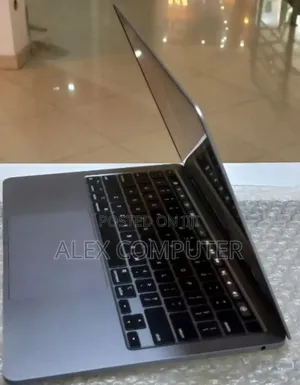 New Laptop Apple MacBook Pro M1 8GB Apple M1 Pro SSD 256GB