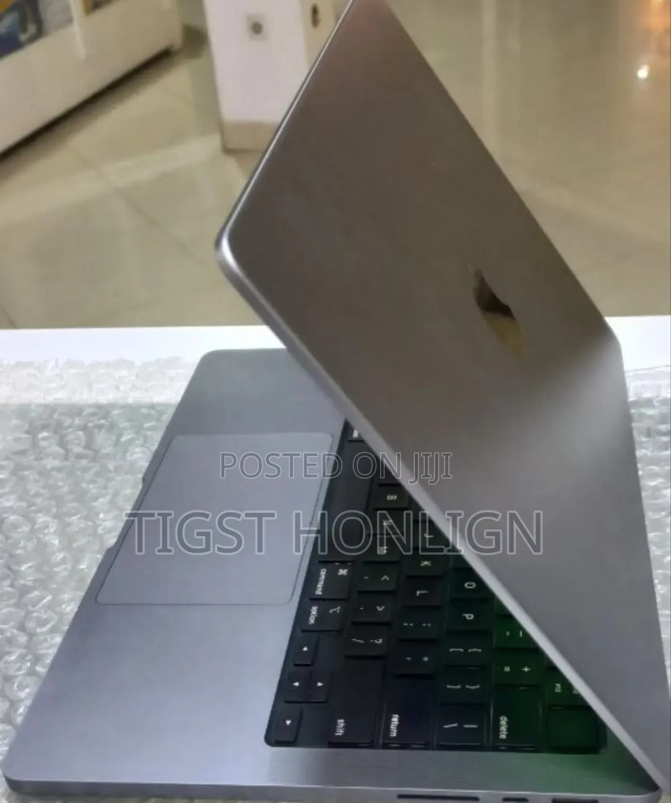 New Laptop Apple MacBook Pro 16GB Apple M1 SSD 512GB