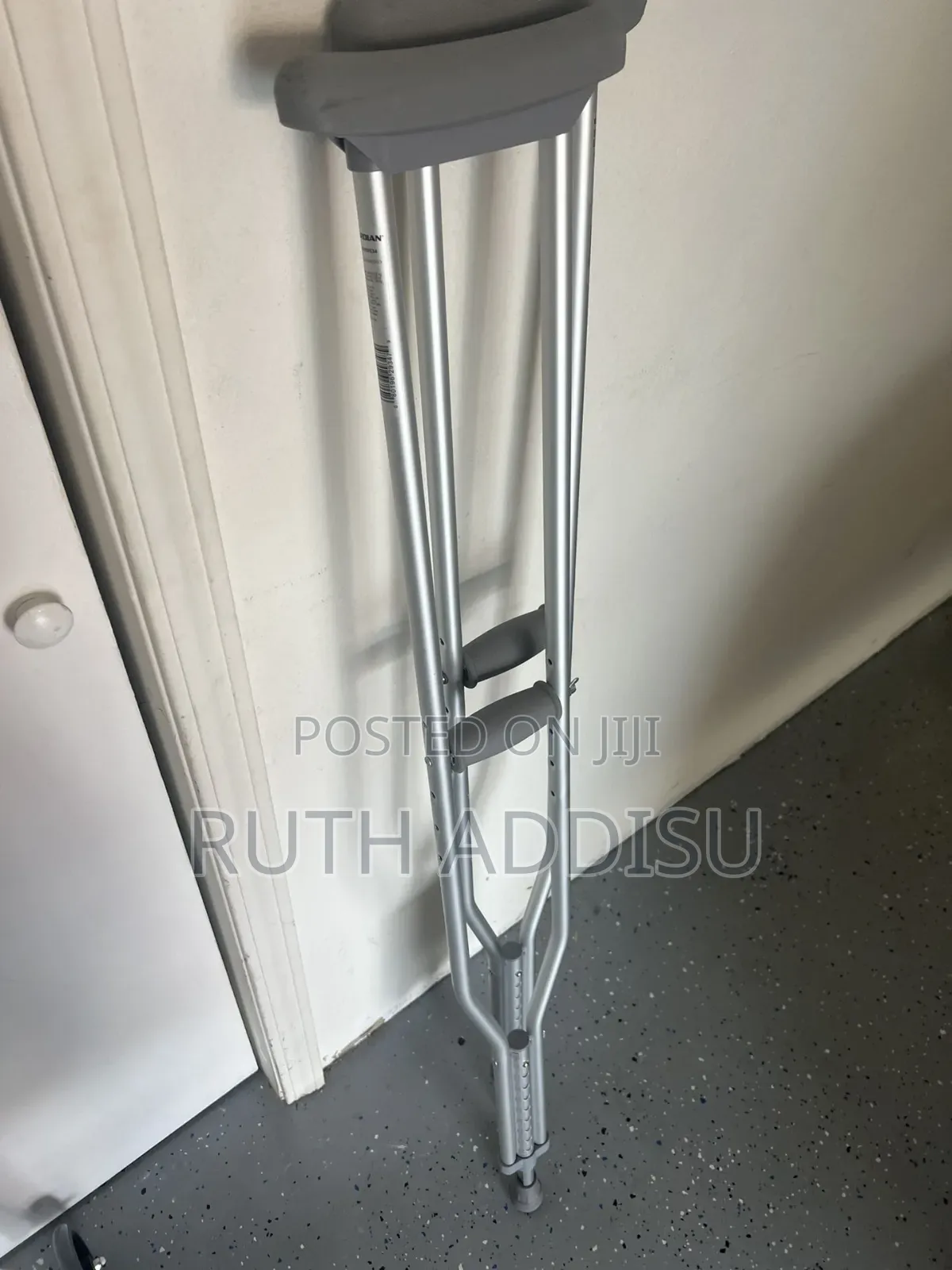Axillary Crutches/የሚመች የእጅ መያዣ/የብብት ክራንች/Used Arm Crutches