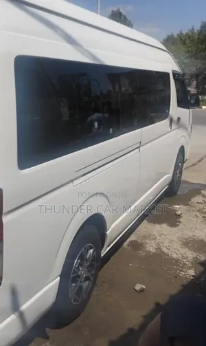 Toyota Grand HiAce 2021 White