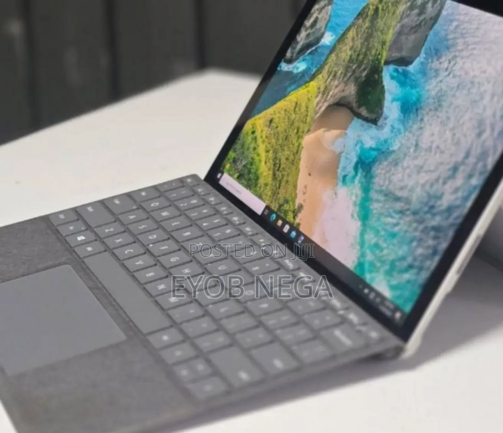 New Laptop Microsoft Surface Go 8GB Intel Pentium SSD 128GB