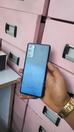 Photo - Samsung Galaxy S20 FE 128 GB Blue