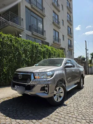 Toyota Hilux 2020 Silver