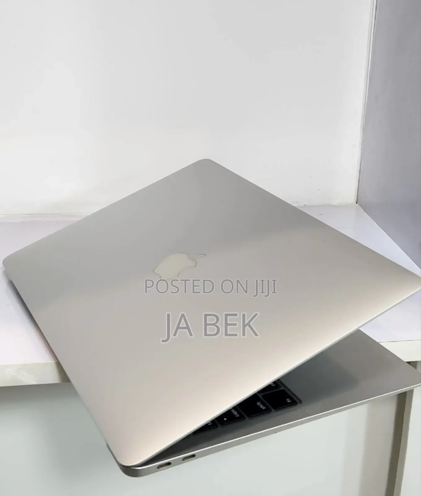 New Laptop Apple MacBook Air 2020 8GB Intel Core I3 SSD 128GB