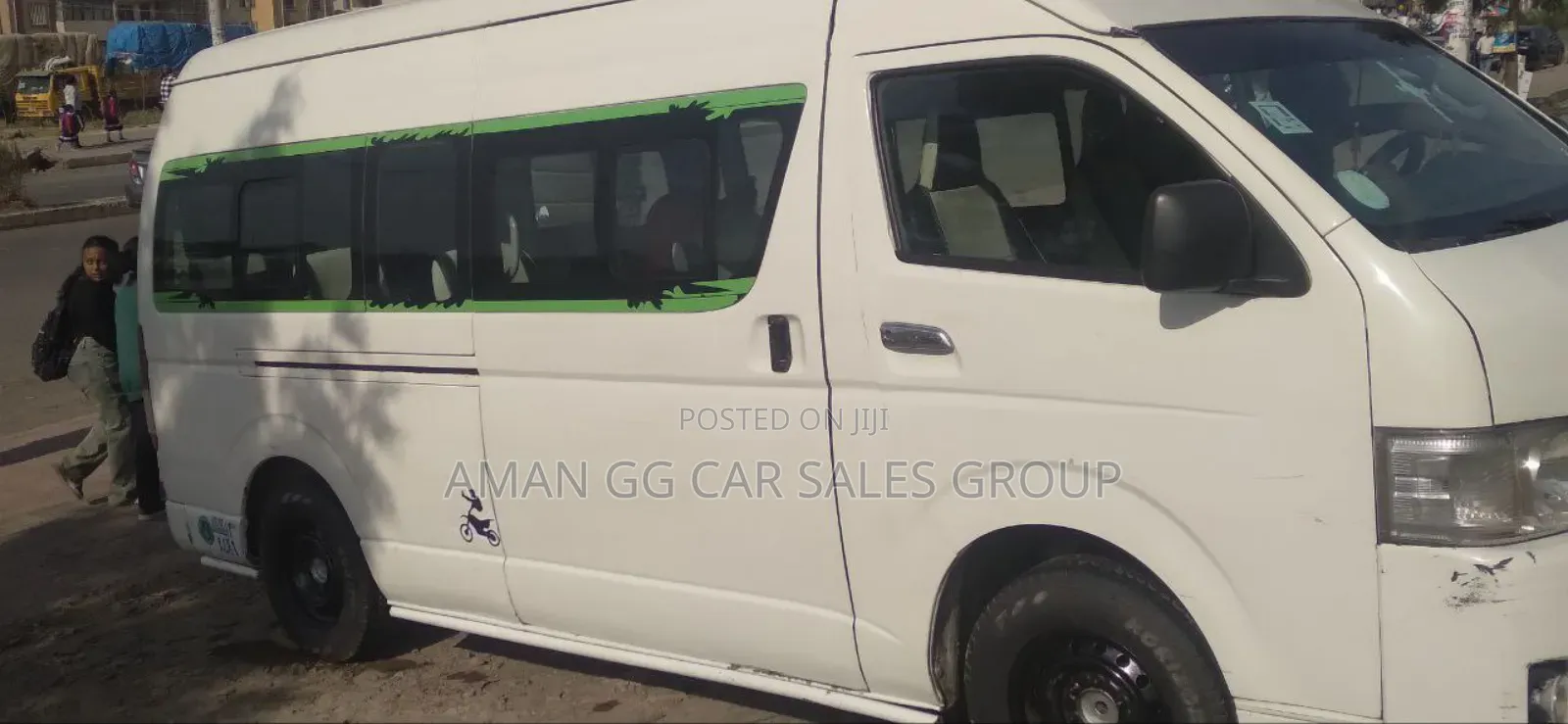 Toyota HiAce 2012 White