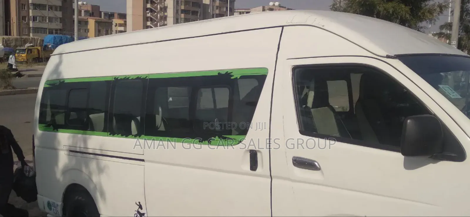 Toyota HiAce 2012 White