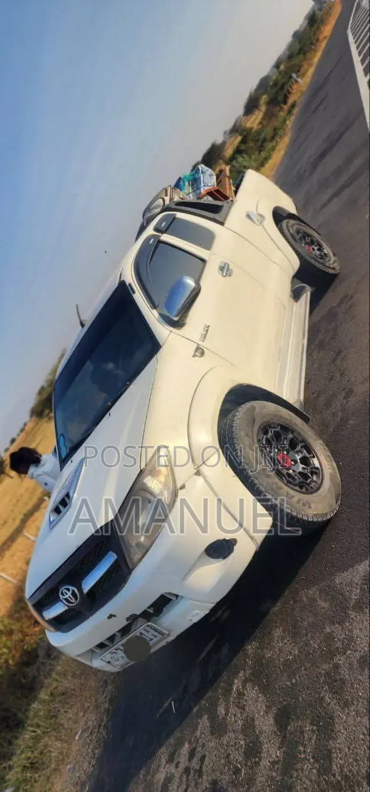 Toyota Hilux 2010 White