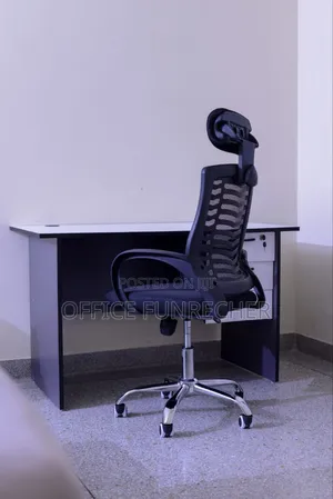 Photo - Office Tebls