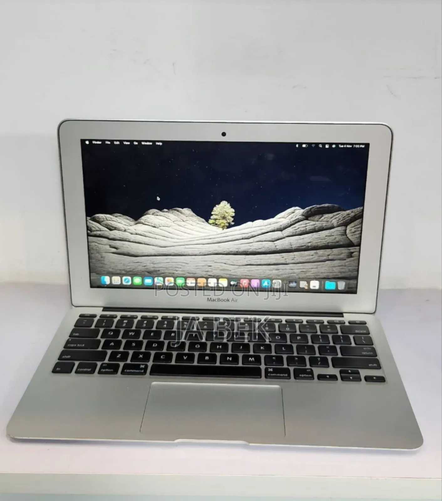 New Laptop Apple MacBook 2015 4GB Intel Core I5 SSD 128GB