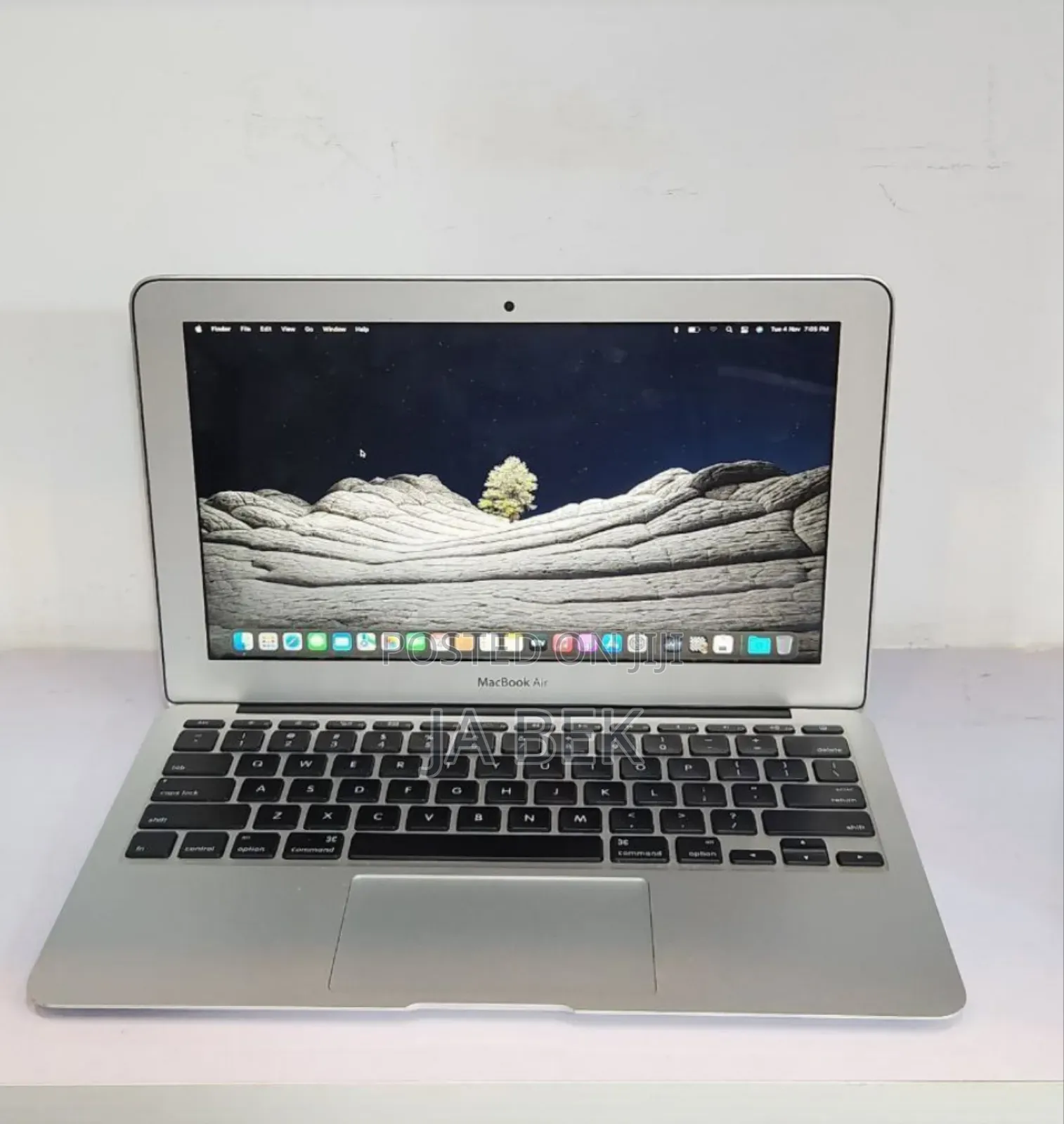 New Laptop Apple MacBook 2015 4GB Intel Core I5 SSD 128GB