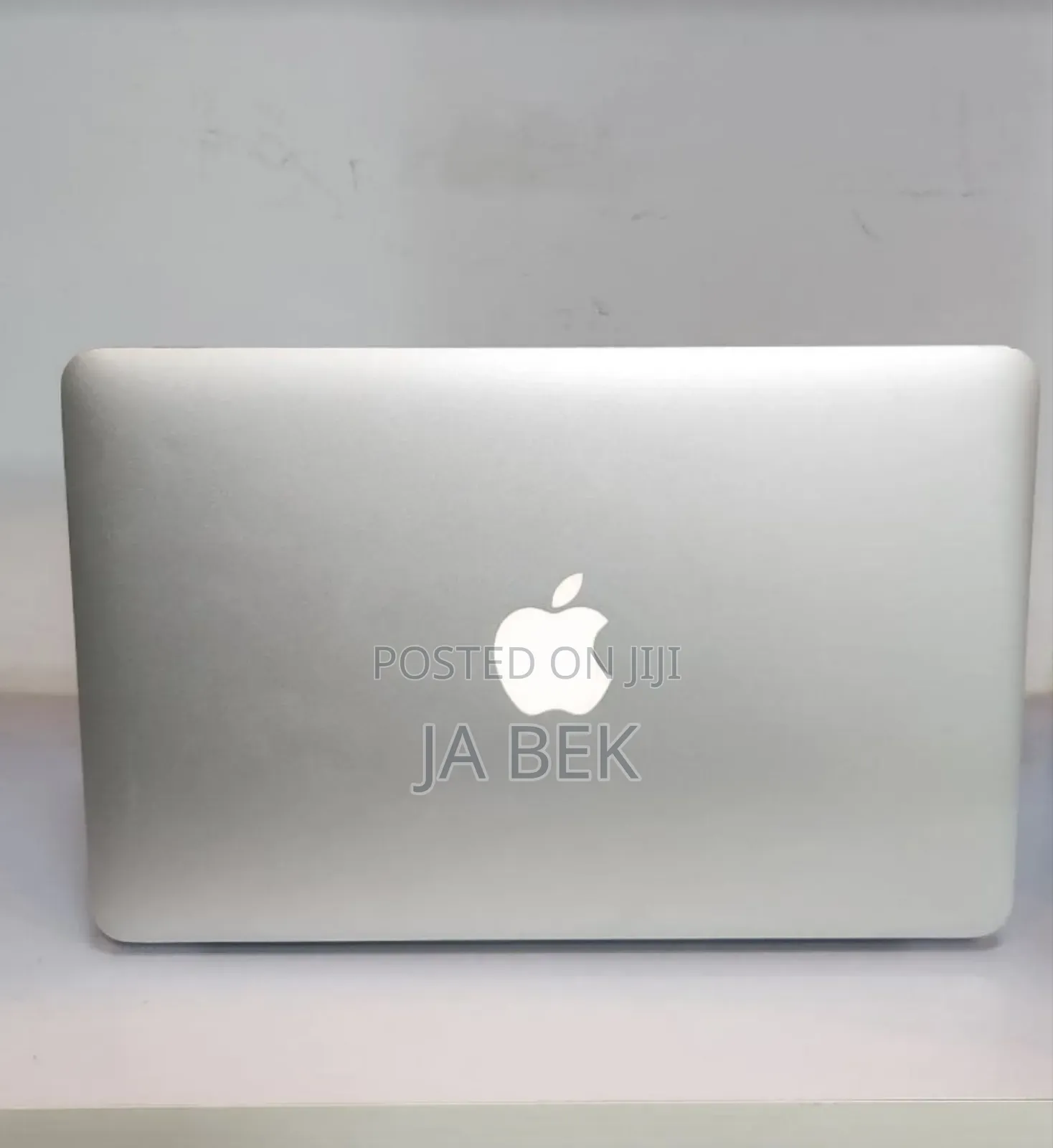 New Laptop Apple MacBook 2015 4GB Intel Core I5 SSD 128GB