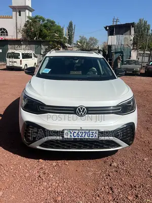 Photo - Volkswagen ID.6 2024 White