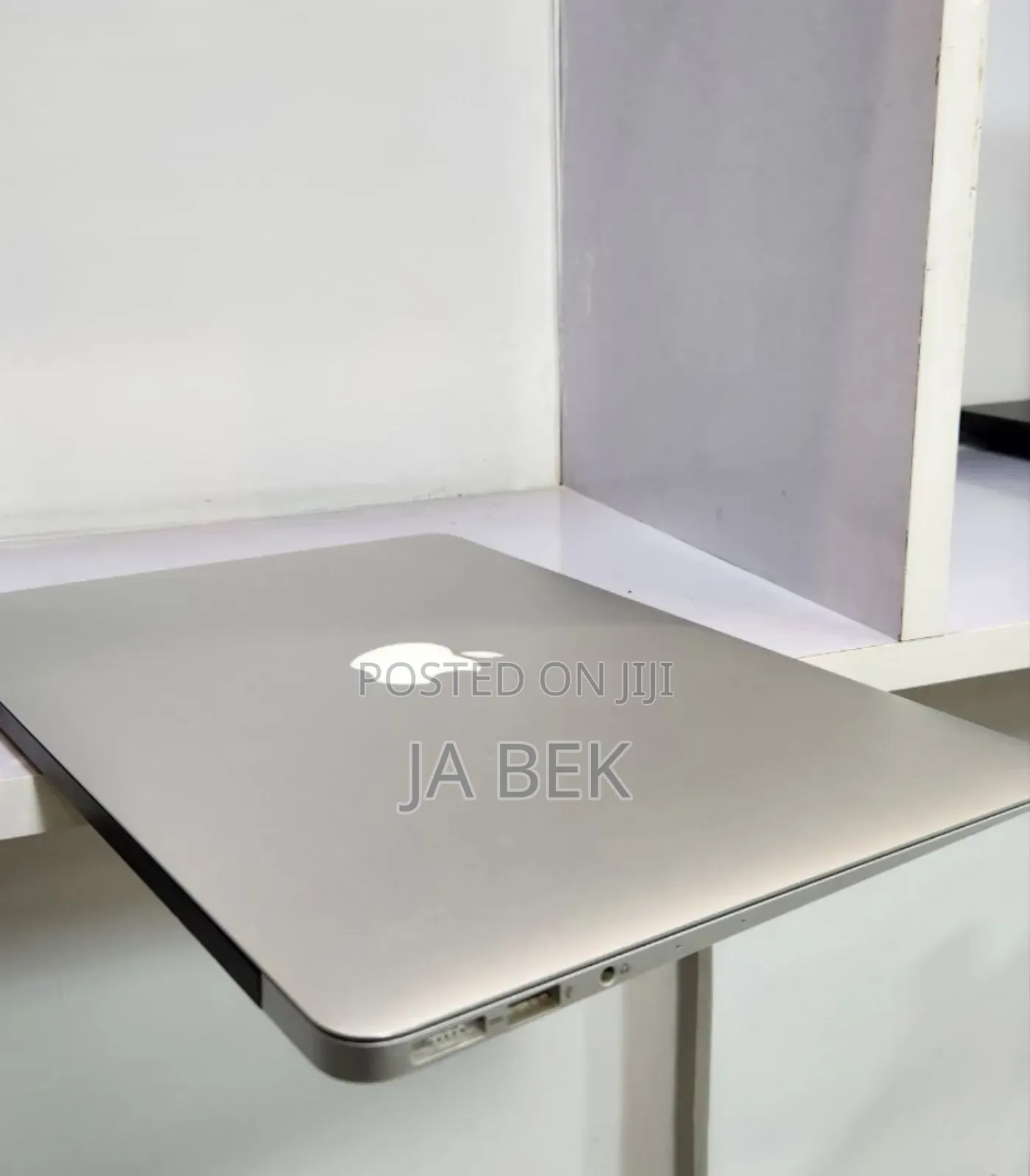 New Laptop Apple MacBook Air 2017 8GB Intel Core I5 SSD 128GB