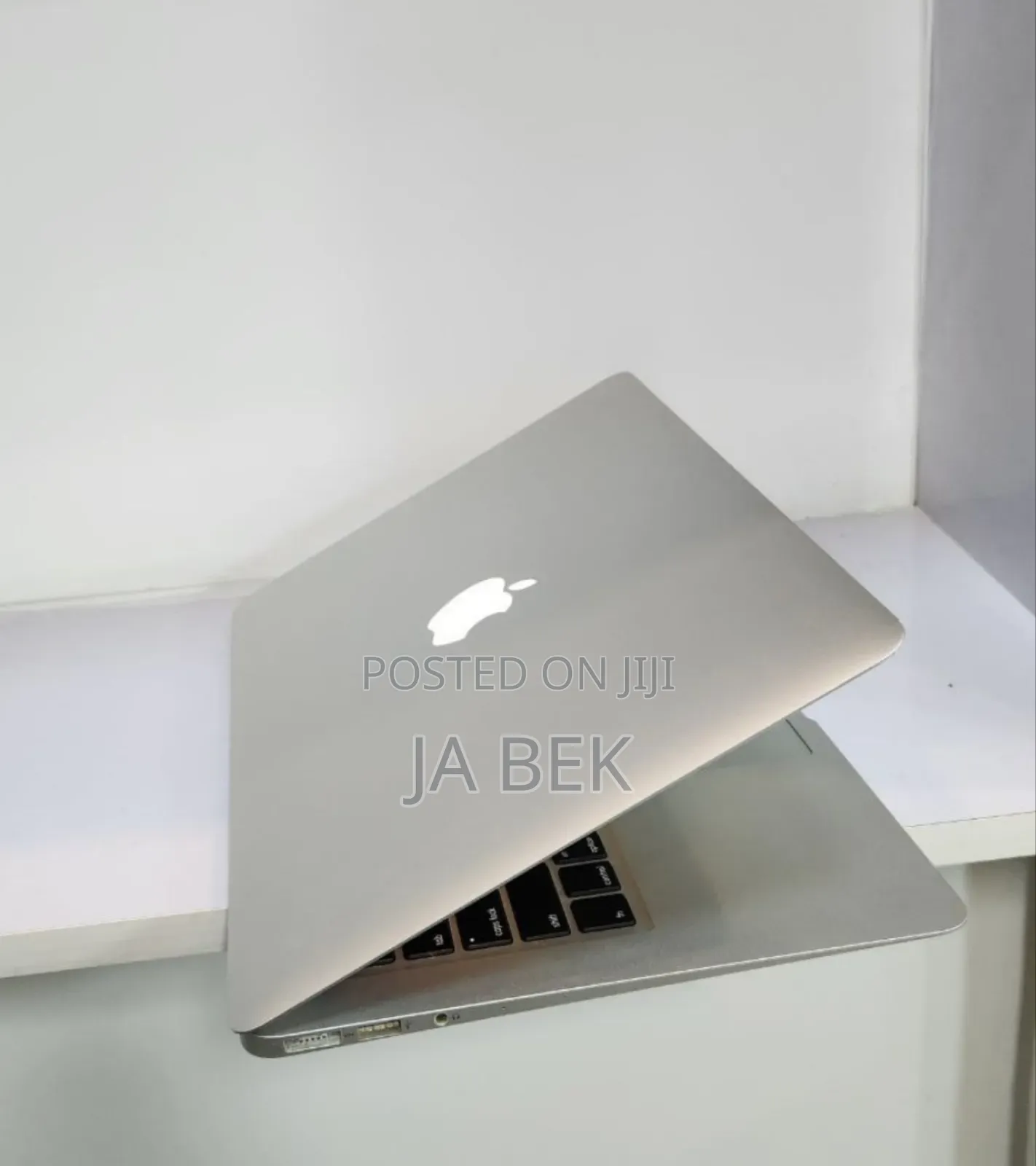 New Laptop Apple MacBook Air 2017 8GB Intel Core I5 SSD 128GB