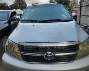 Toyota HiAce 2010 Silver