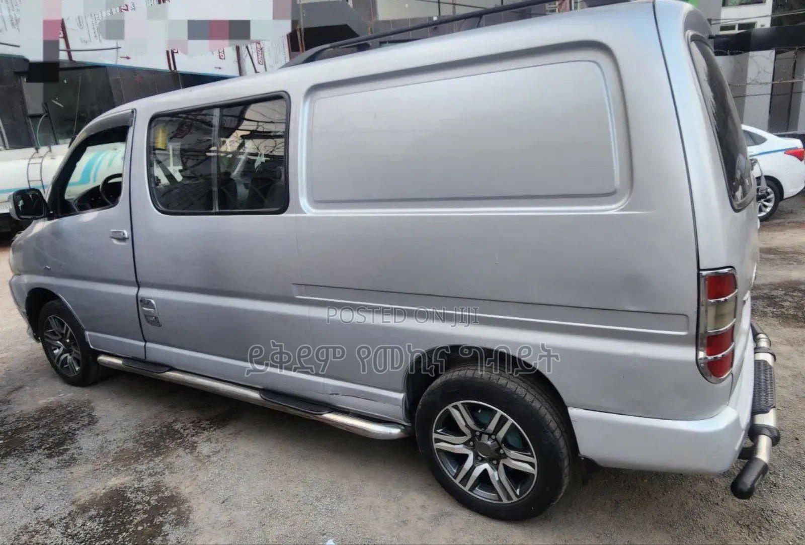 Toyota HiAce 2010 Silver