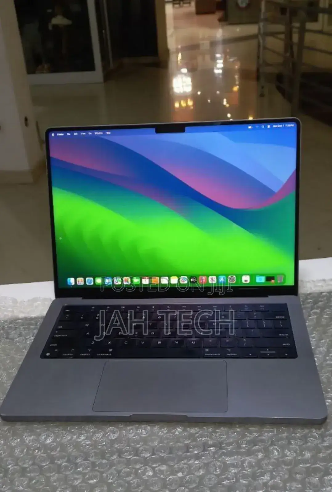New Laptop Apple MacBook Pro M1 16GB Apple M1 Pro SSD 512GB