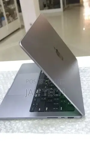 New Laptop Apple MacBook Pro M1 16GB Apple M1 Pro SSD 512GB