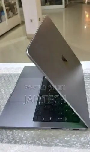 New Laptop Apple MacBook Pro M1 16GB Apple M1 Pro SSD 512GB