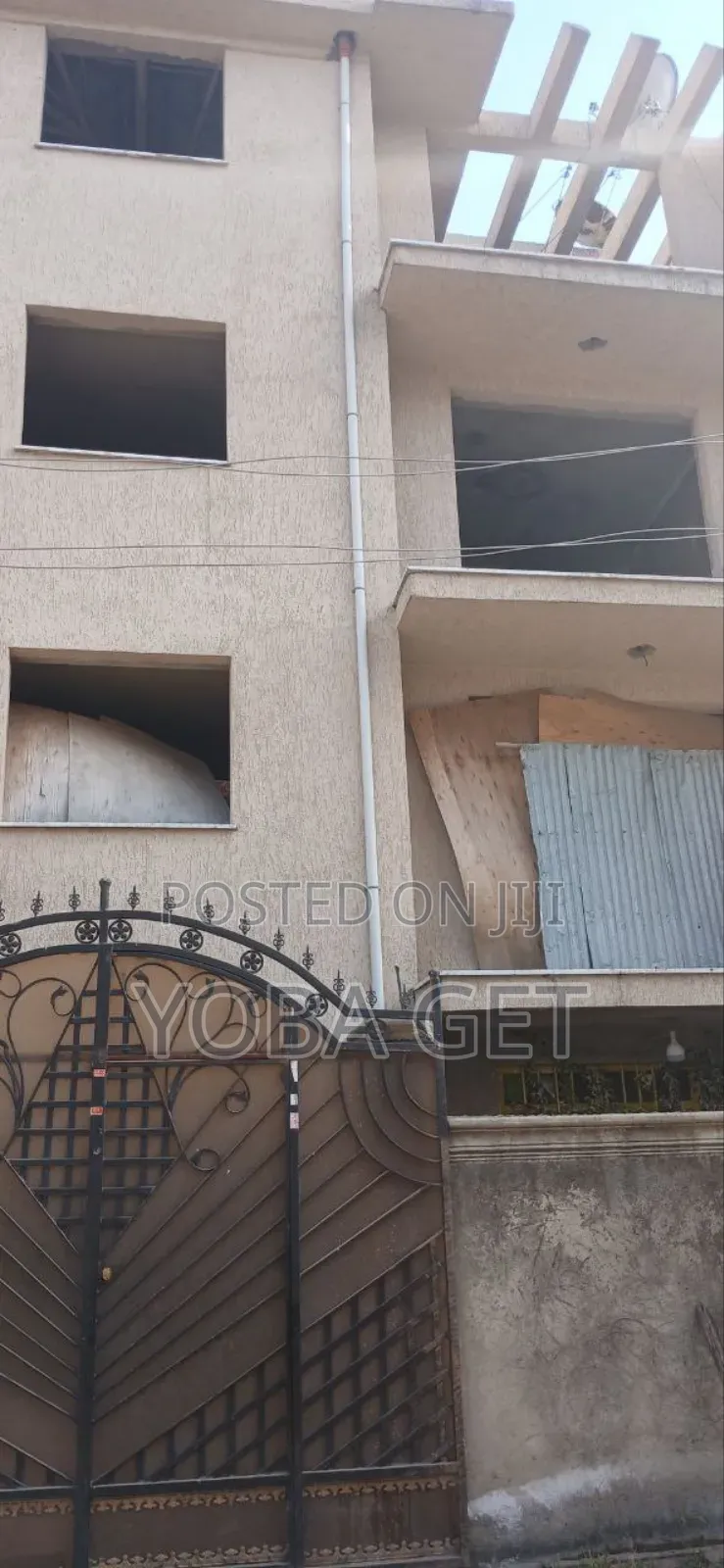 4bdrm House in Akaky Kaliti for sale