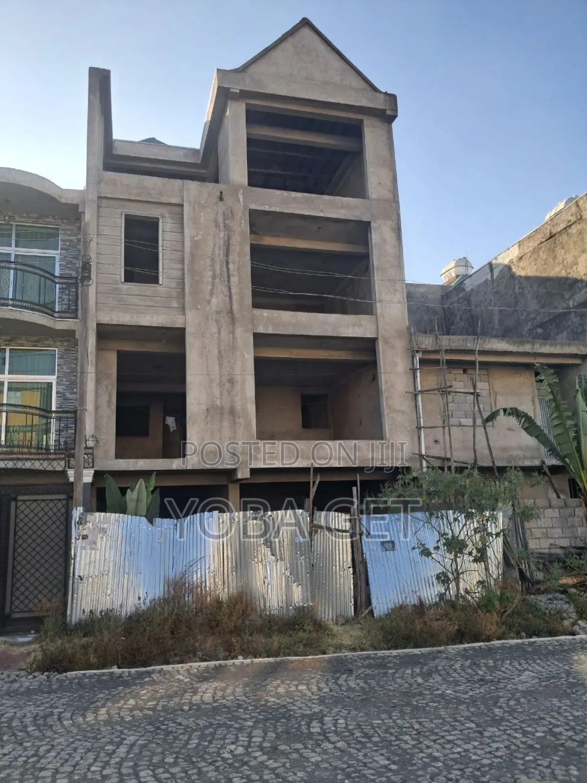 6bdrm House in Akaky Kaliti for sale