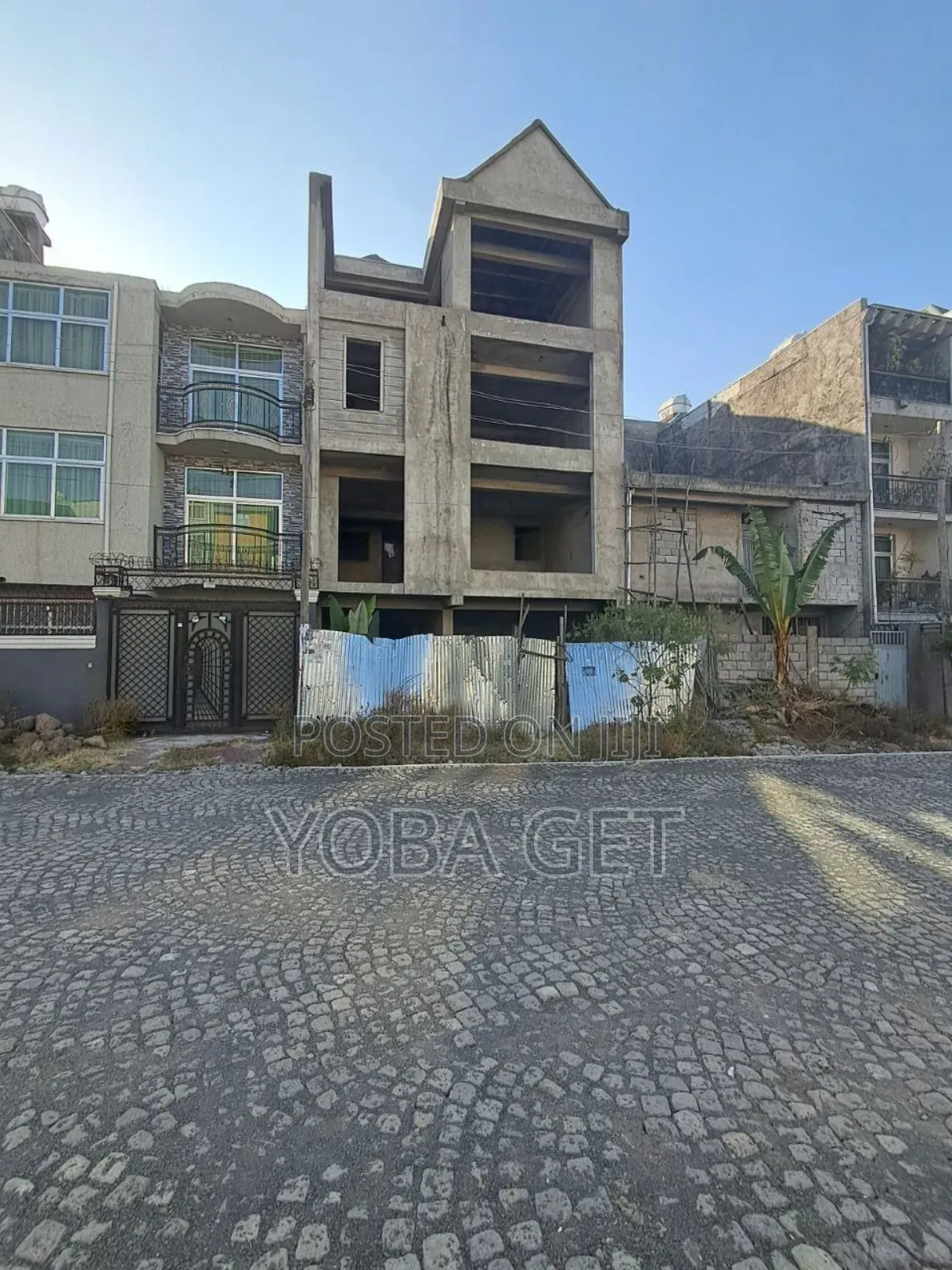6bdrm House in Akaky Kaliti for sale