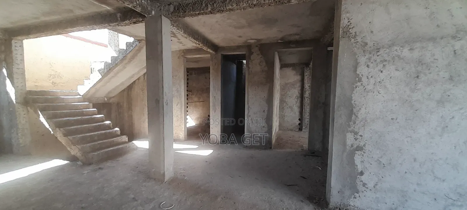 6bdrm House in Akaky Kaliti for sale