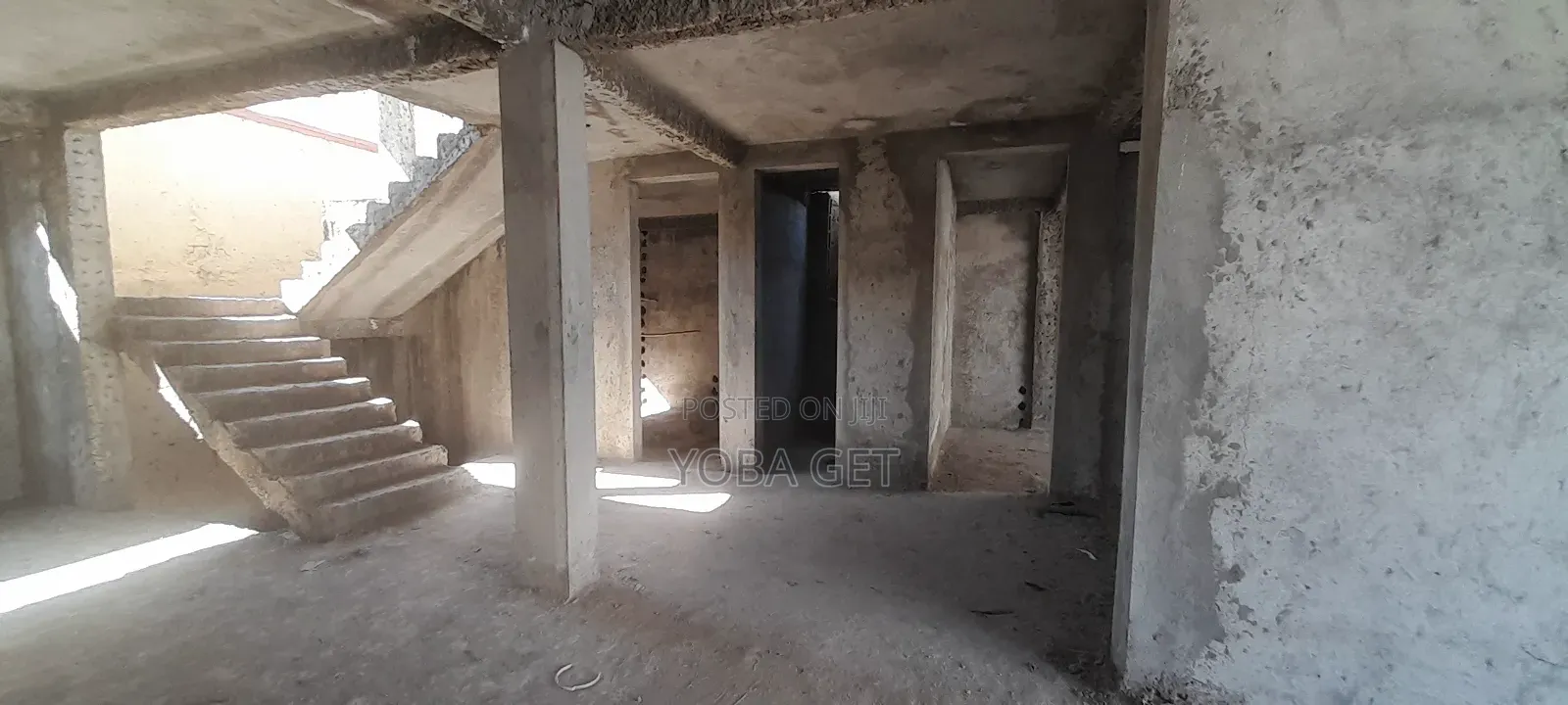 6bdrm House in Akaky Kaliti for sale