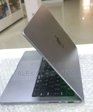 New Laptop Apple MacBook Pro M1 16GB Apple M1 Pro SSD 512GB