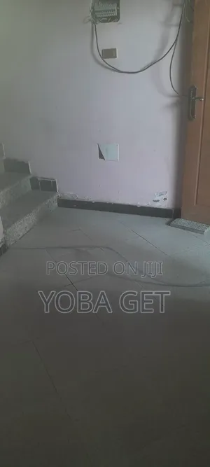 6bdrm House in Akaky Kaliti for sale