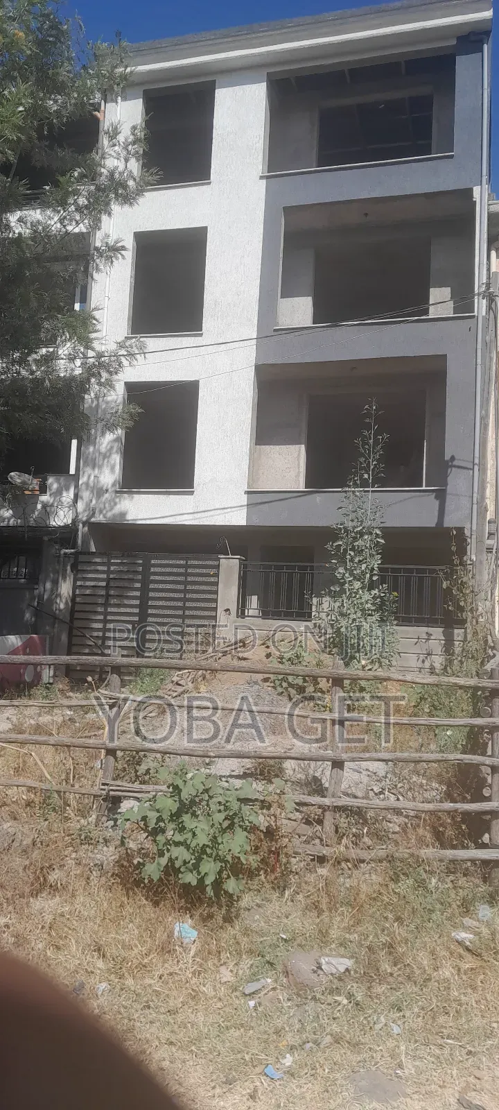 5bdrm House In Yoba, Akaky Kaliti For Sale