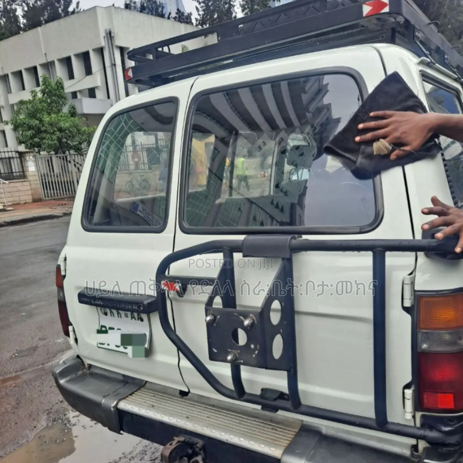 Toyota Land Cruiser 1990 White