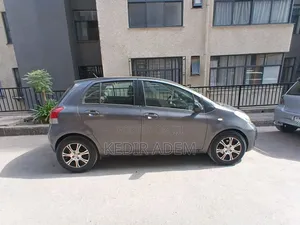 Toyota Yaris 2010 Gray