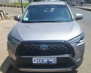 Photo - Toyota Corolla Cross Hybrid 2024 Silver