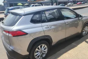 Toyota Corolla Cross Hybrid 2024 Silver